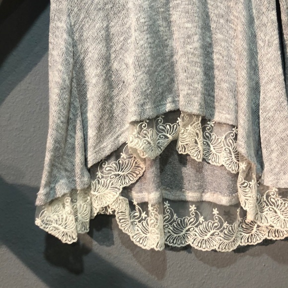 Long sleeve mesh detail top🤩 - Picture 2 of 2